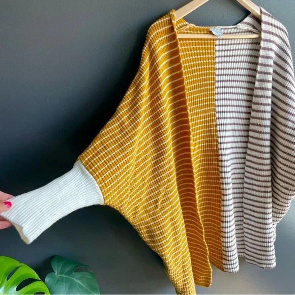 Cozy Co Women Striped Dolman Batwing Open Cardigan in size Small/Medium - Picture 6 of 6